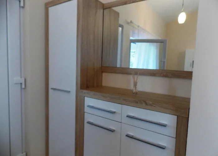 アパート Apartment Vir ヴィル