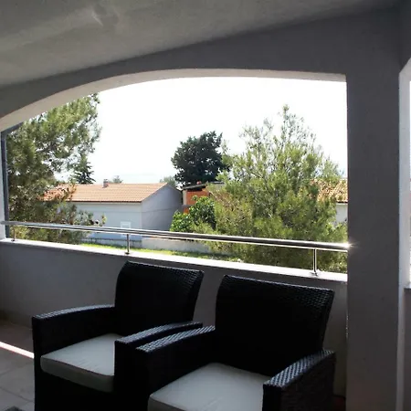 Apartment Vir