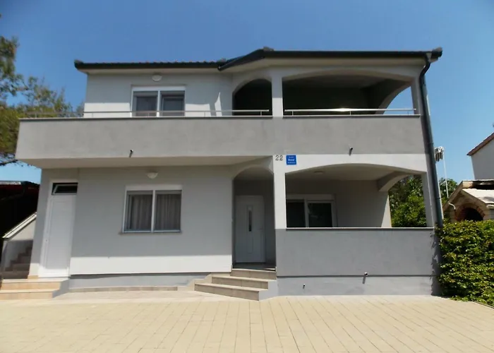 Apartment Vir *